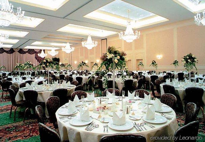 Courtyard By Marriott Erie Ambassador Conference Center Hotel Restaurant photo