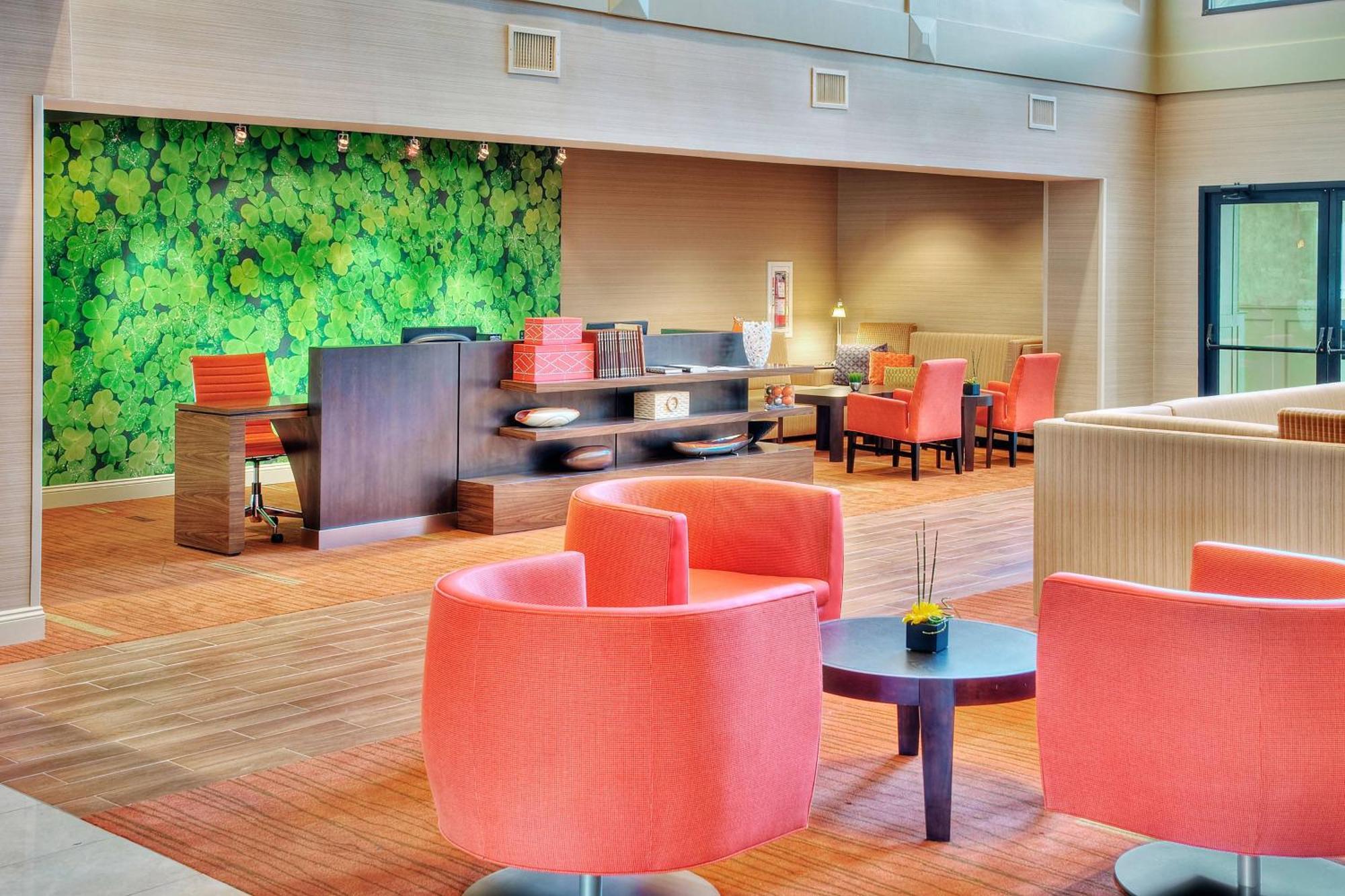 Courtyard By Marriott Erie Ambassador Conference Center Hotel Exterior photo